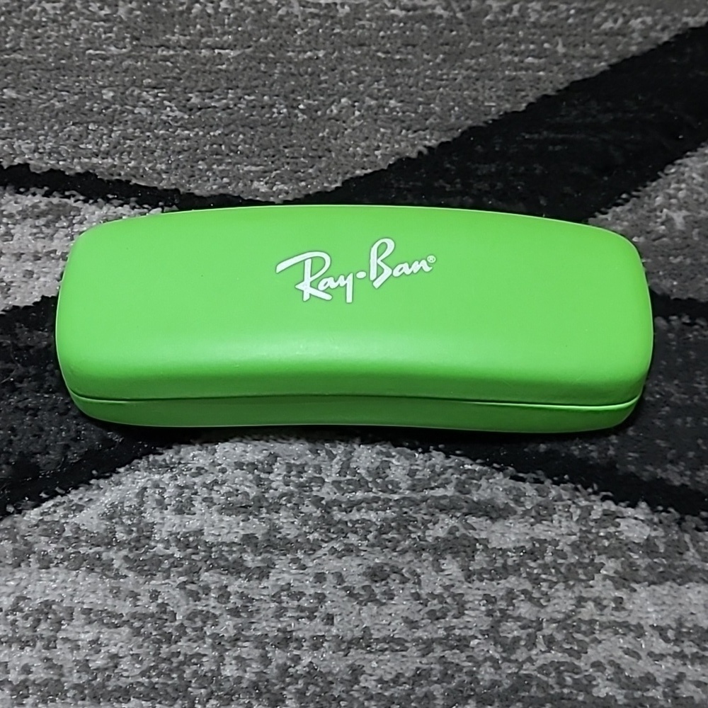 RAY-BAN GREEN EYEGLASSES HARD CASE HOLDER